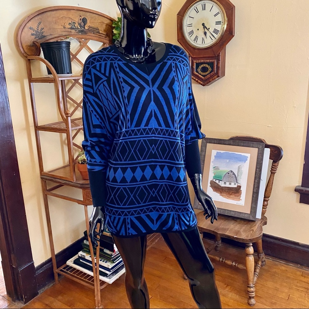 Karen Kane beautifully artsy oversized sweater!